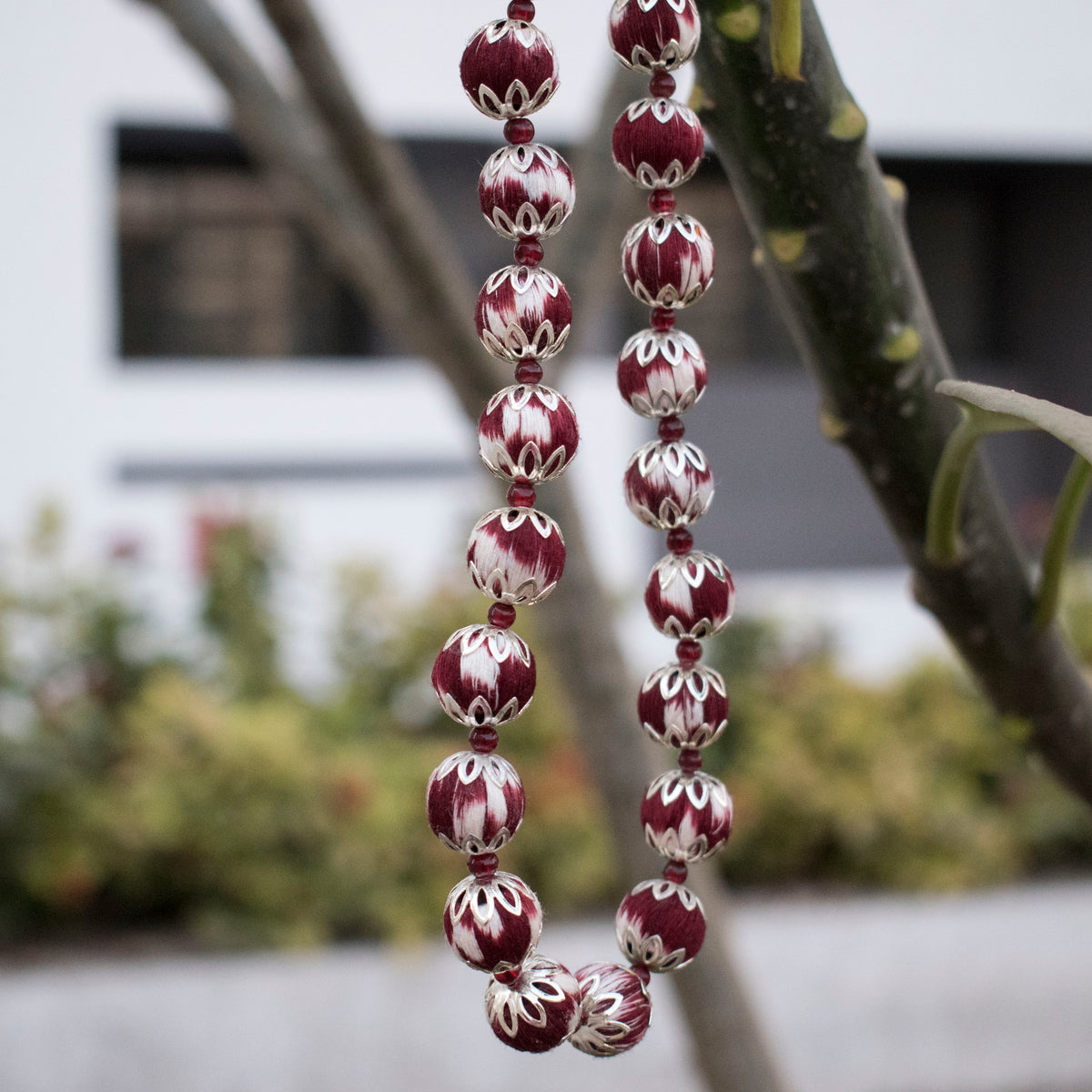 Ikat beads Necklace - Purple – NEELI TITLEE