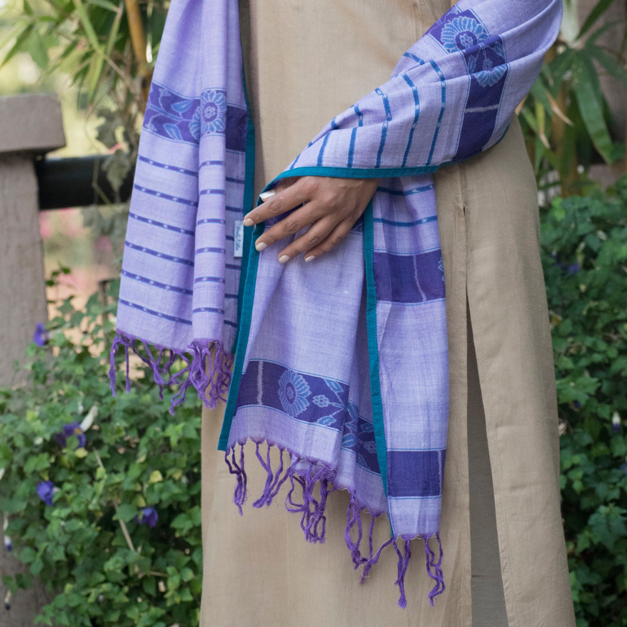 Handloom Sambalpuri ikat lilac cotton stole with floral motif