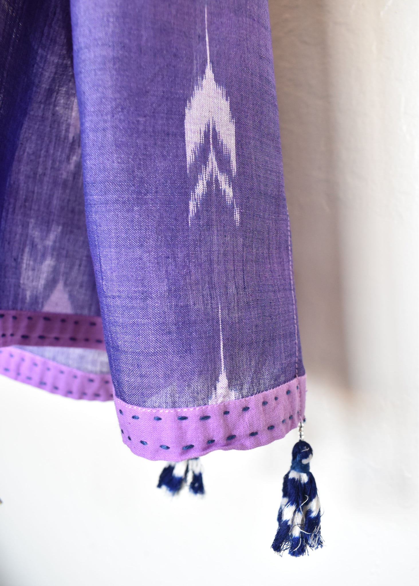 Buti allover ikat sambalpuri embroidered narrow scarf.